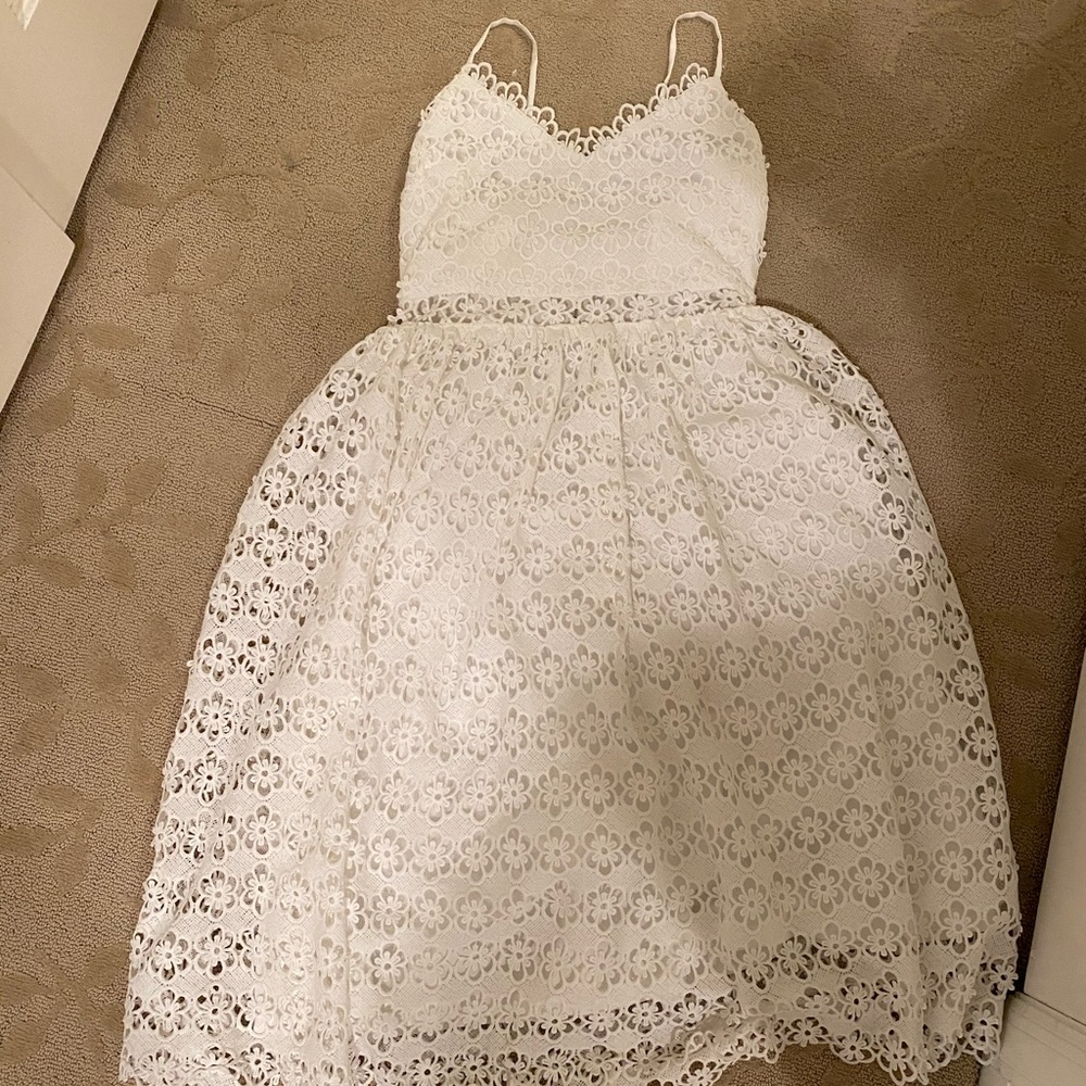 Perfect summer or vacation dress for a night out.